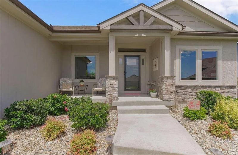 9305 SW Sushi Cir, Lee's Summit, MO 64064