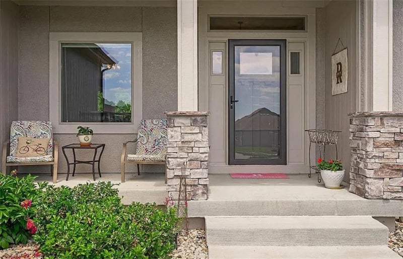 9305 SW Sushi Cir, Lee's Summit, MO 64064