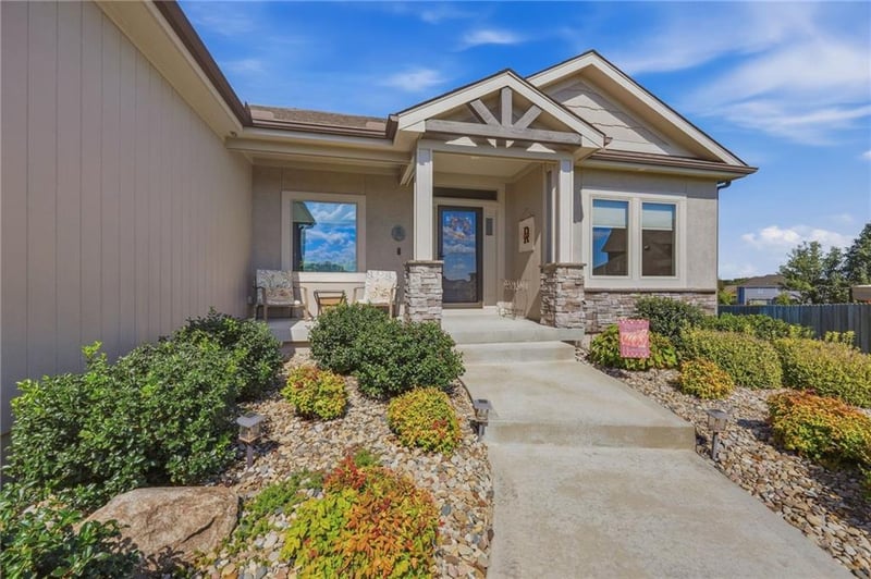 9305 SW Sushi Cir, Lee's Summit, MO 64064