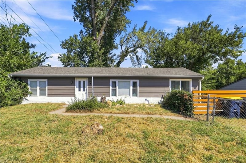 8804 E 47th St, Kansas City, MO 64129