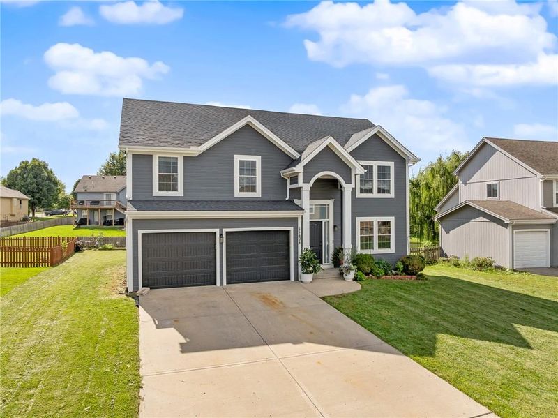 11404 N Bristol Ave, Kansas City, MO 64156