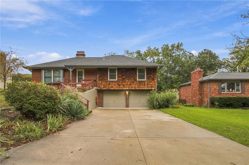 6009 N Wyandotte St, Gladstone, MO 64118