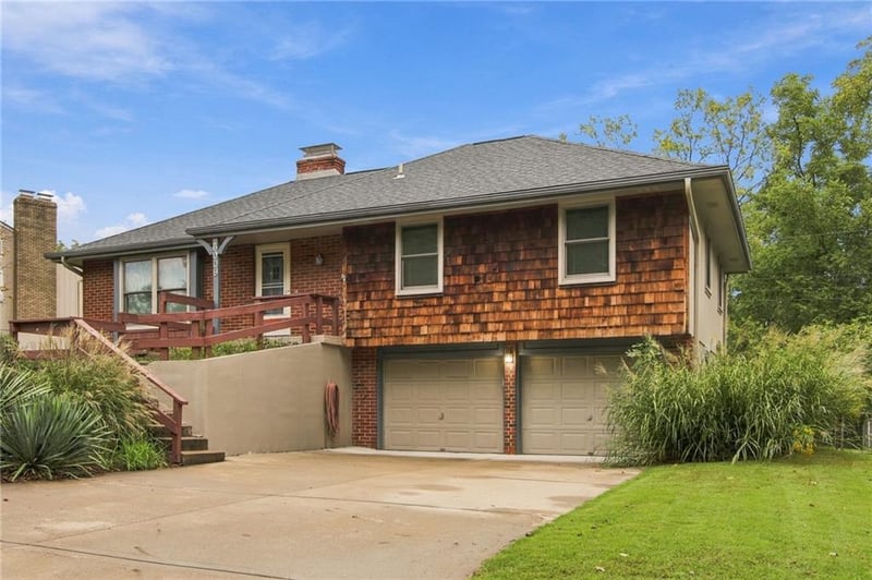 6009 N Wyandotte St, Gladstone, MO 64118