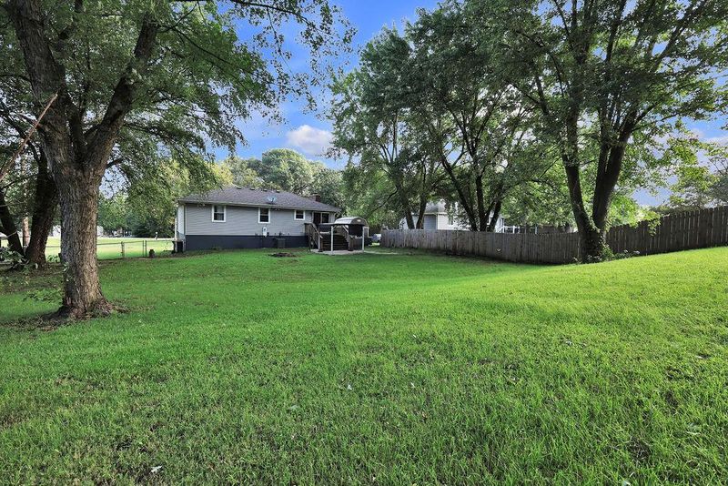 302 W Swenson Dr, Savannah, MO 64485
