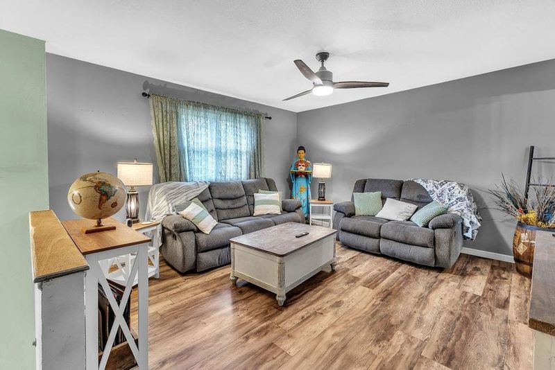 302 W Swenson Dr, Savannah, MO 64485