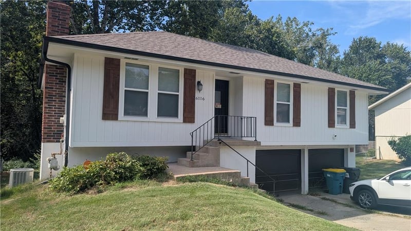6116 N Broadway St, Gladstone, MO 64118