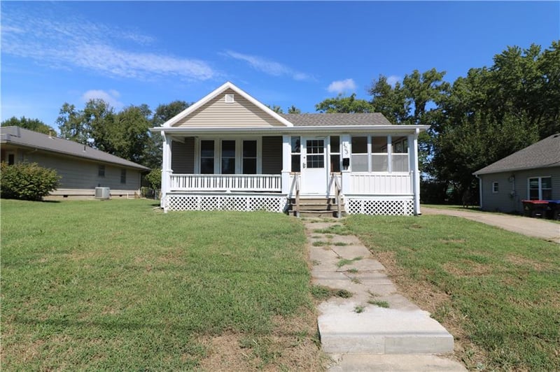 423 E Market St, Warrensburg, MO 64093