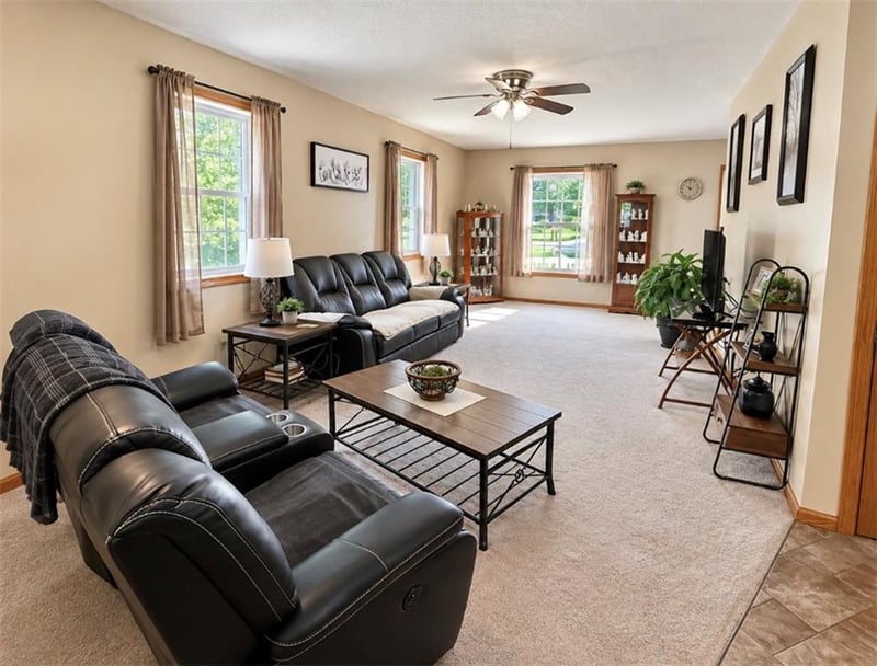 426 Lawn Ave, Maryville, MO 64468