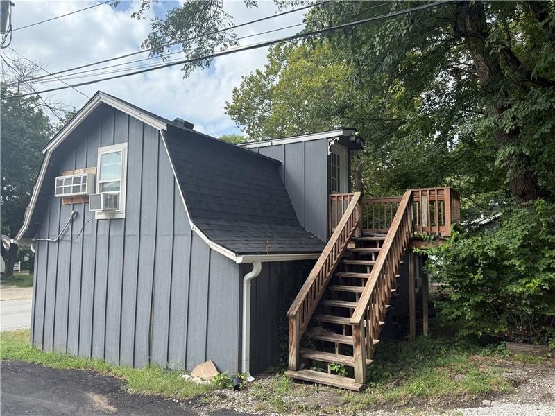 13011 8th St, Grandview, MO 64030