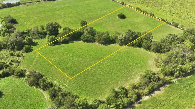 25103 E 275th St, Harrisonville, MO 64701