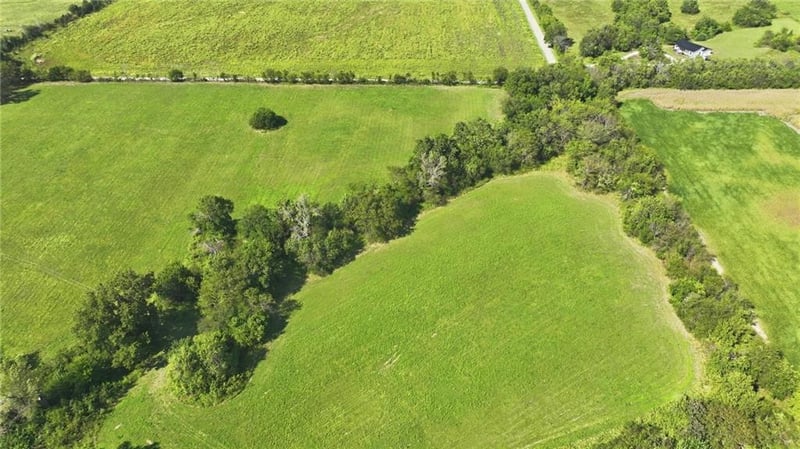 25103 E 275th St, Harrisonville, MO 64701