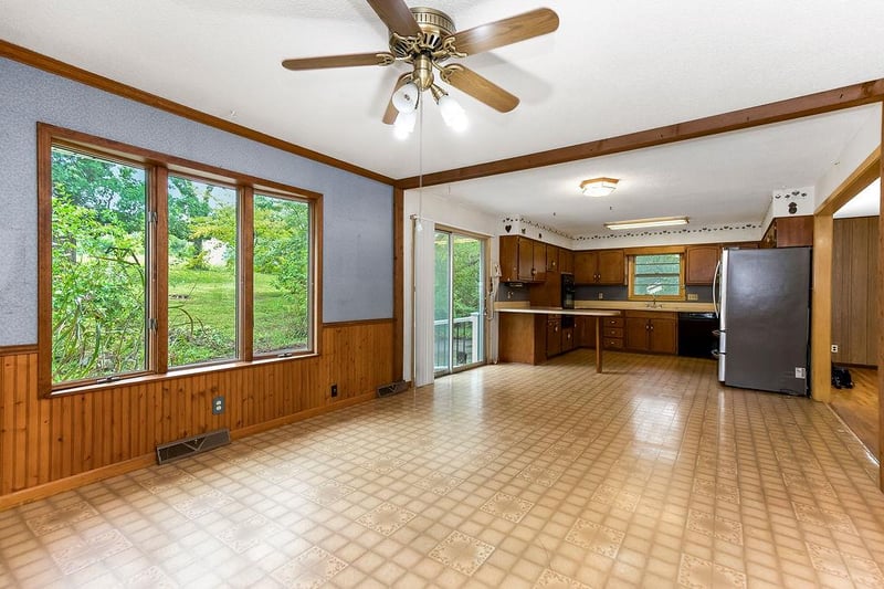 16623 Fort Riley Rd, Leavenworth, KS 66048