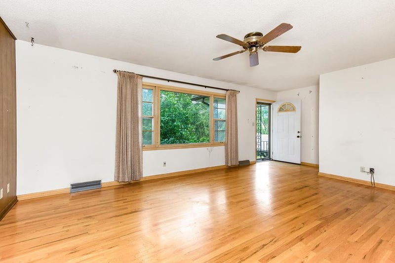 16623 Fort Riley Rd, Leavenworth, KS 66048