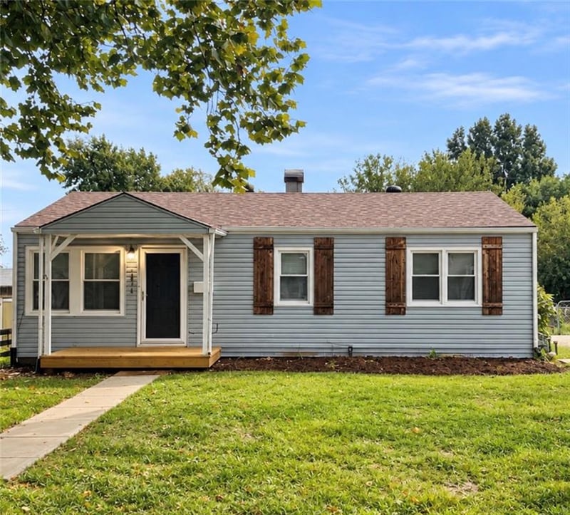 1615 N Dodgion Ave, Independence, MO 64050