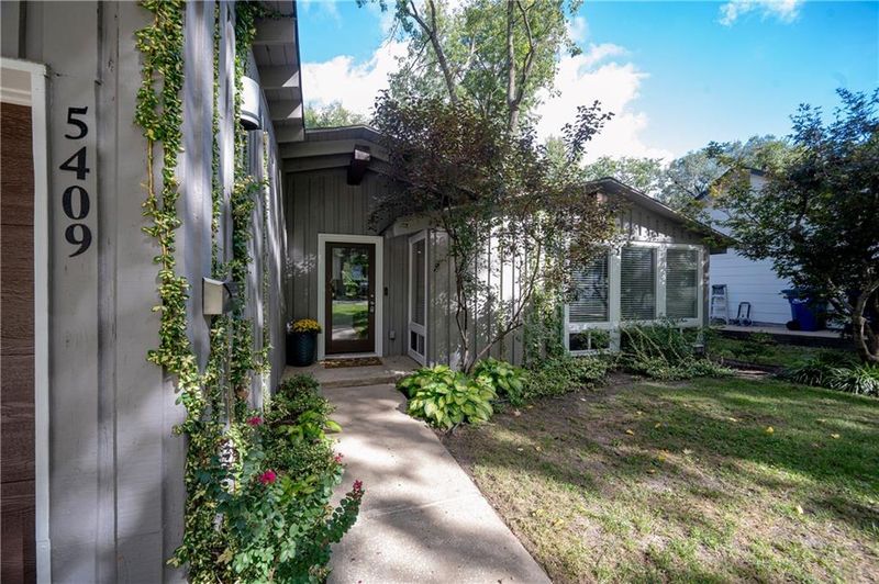 5409 Reeds Rd, Mission, KS 66202