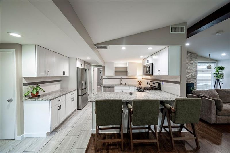 5409 Reeds Rd, Mission, KS 66202