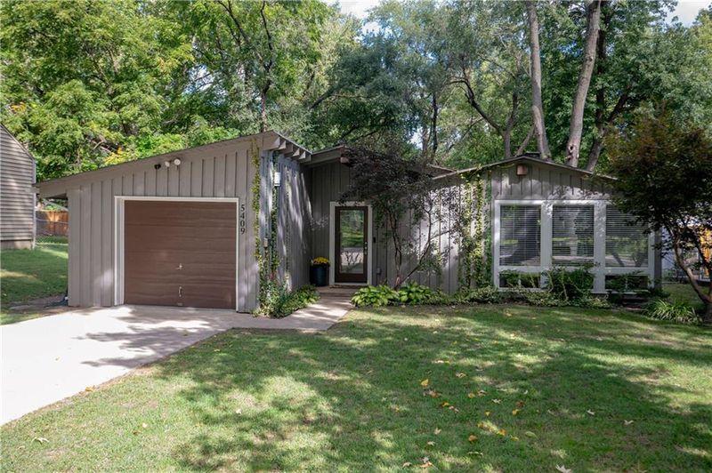 5409 Reeds Rd, Mission, KS 66202