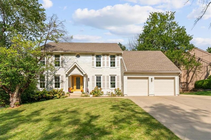 9612 W 116th Ter, Overland Park, KS 66210