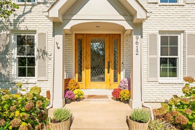 9612 W 116th Ter, Overland Park, KS 66210