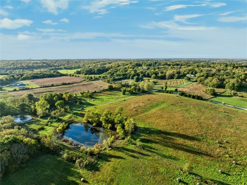 25073 Hemphill Rd, Lawrence, KS 66044
