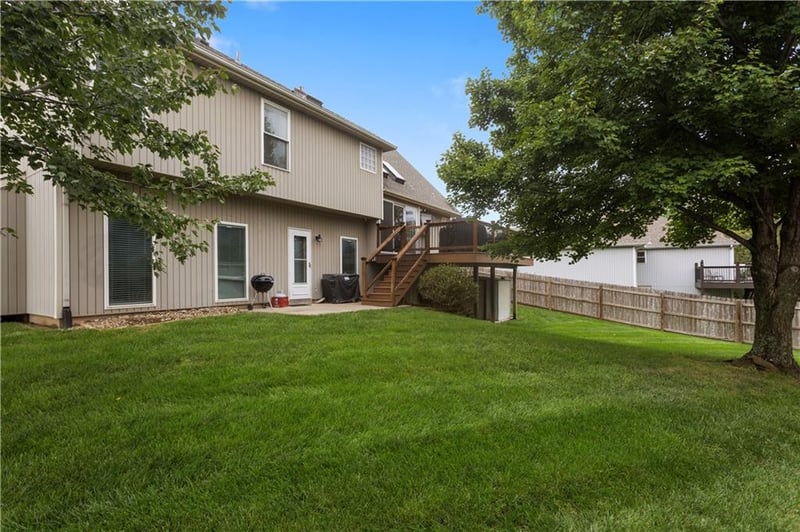 8423 N Paris Ct, Kansas City, MO 64153