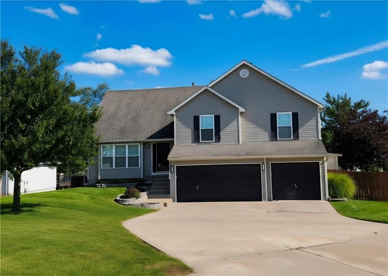 8423 N Paris Ct, Kansas City, MO 64153