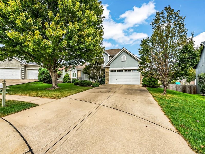 504 NE 94th Ct, Kansas City, MO 64155
