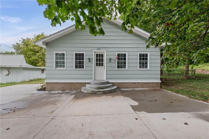 3901 S 22nd St, St Joseph, MO 64503