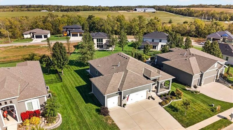 504 Bentwater Dr, Raymore, MO 64083