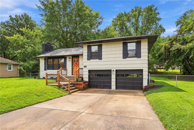 10601 E 33rd Ter S, Independence, MO 64052