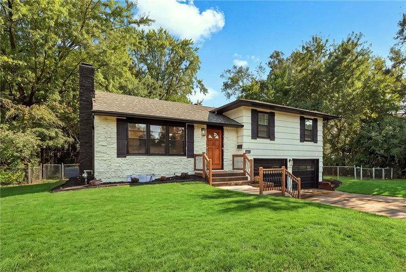 10601 E 33rd Ter S, Independence, MO 64052