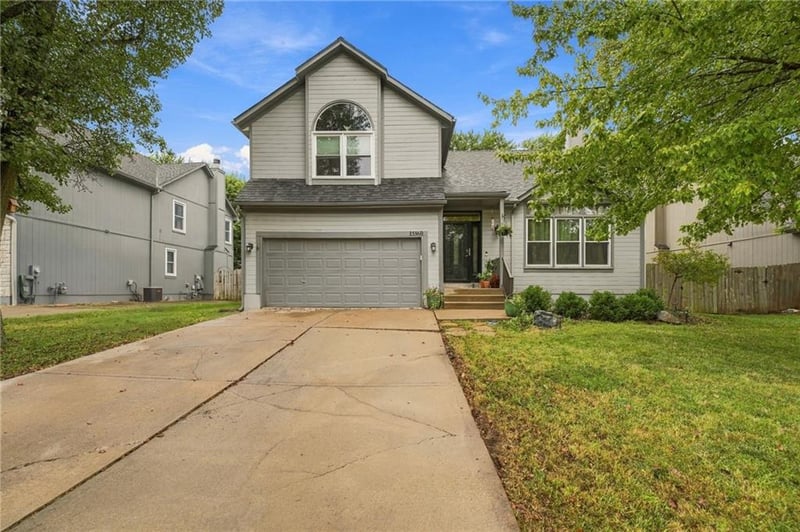 15560 S Downing St, Olathe, KS 66062