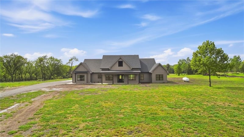 5755 Wanamaker Rd, Topeka, KS 66610