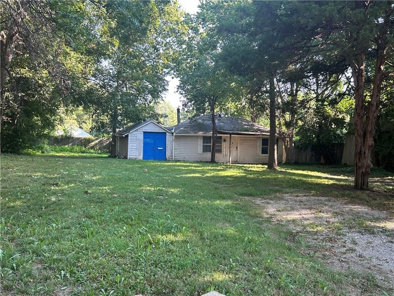 208 W 81st Ter, Kansas City, MO 64114