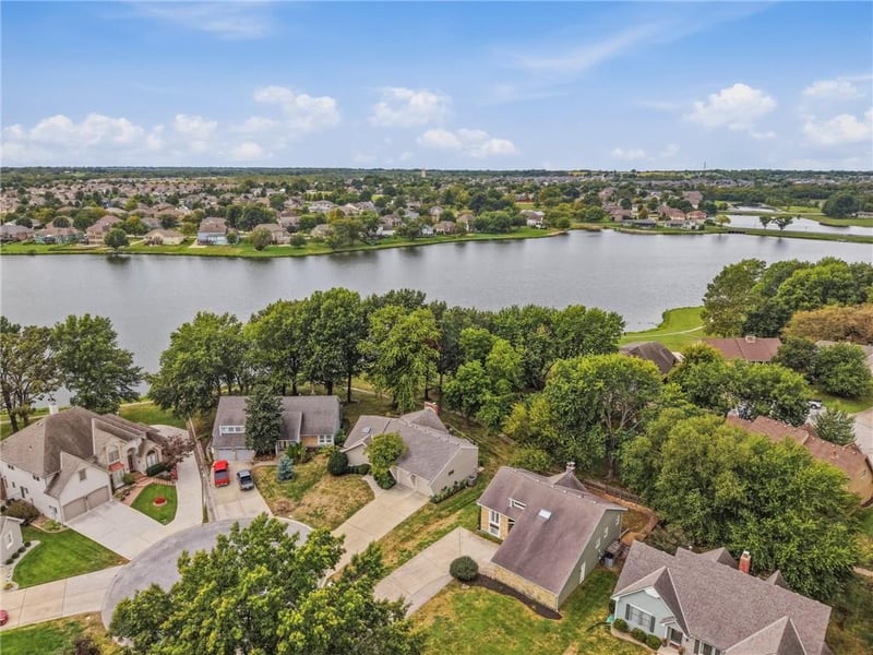 4082 SW Marline Dr, Lee's Summit, MO 64082