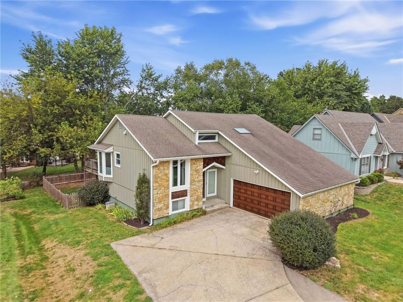 4082 SW Marline Dr, Lee's Summit, MO 64082