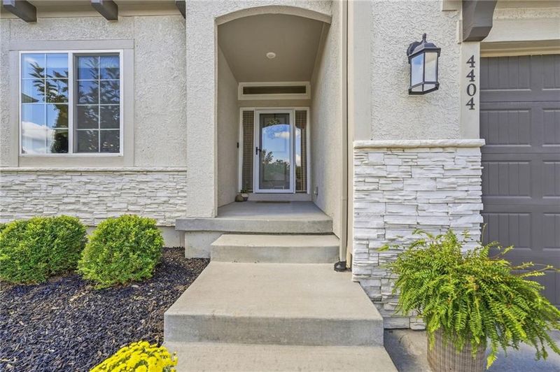 4404 SW Nautilus Pl, Lee's Summit, MO 64082