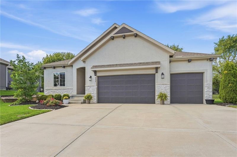 4404 SW Nautilus Pl, Lee's Summit, MO 64082