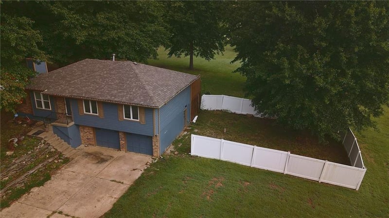 32910 E Oak Hill School Rd, Oak Grove, MO 64075