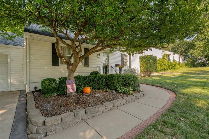2308 NE 52nd Ter, Kansas City, MO 64118