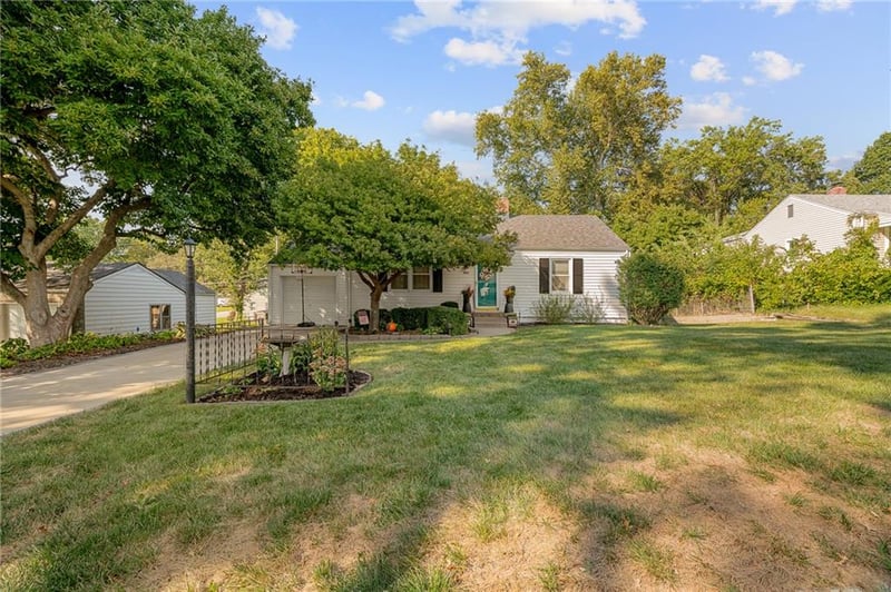 2308 NE 52nd Ter, Kansas City, MO 64118