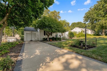 2308 NE 52nd Ter, Kansas City, MO 64118