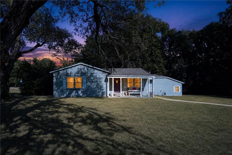 2412 N 10th St, Independence, KS 67301