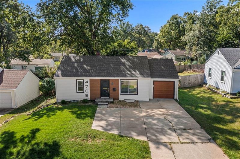 4709 W 75th St, Prairie Village, KS 66208