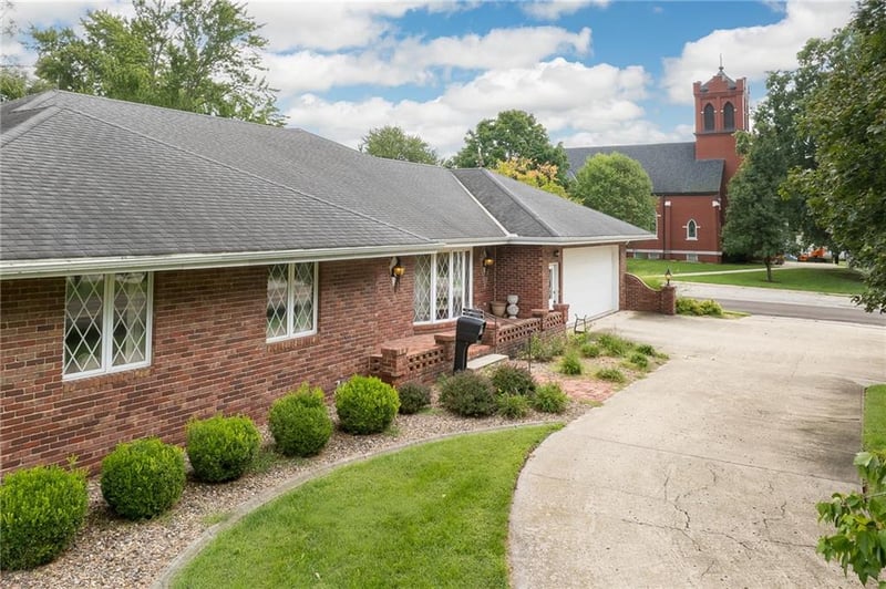 700 N Alanthus Ave, Stanberry, MO 64489