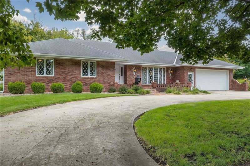 700 N Alanthus Ave, Stanberry, MO 64489