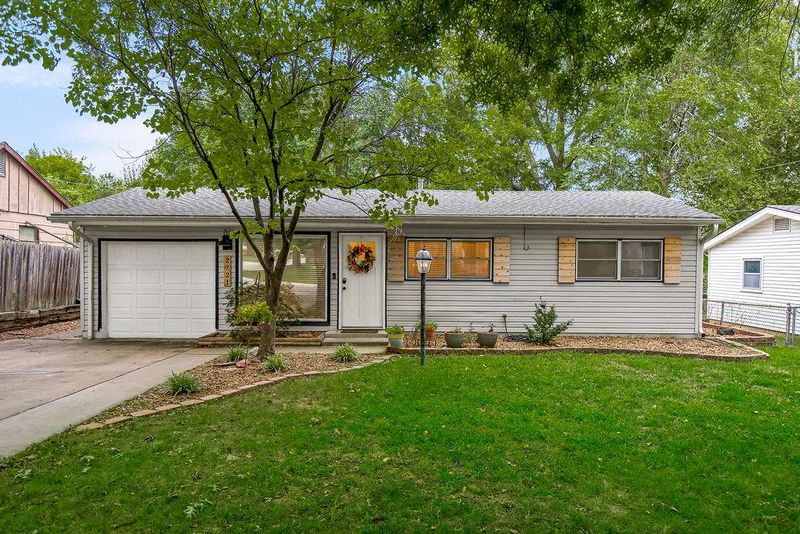 2721 S 53rd St, Kansas City, KS 66106
