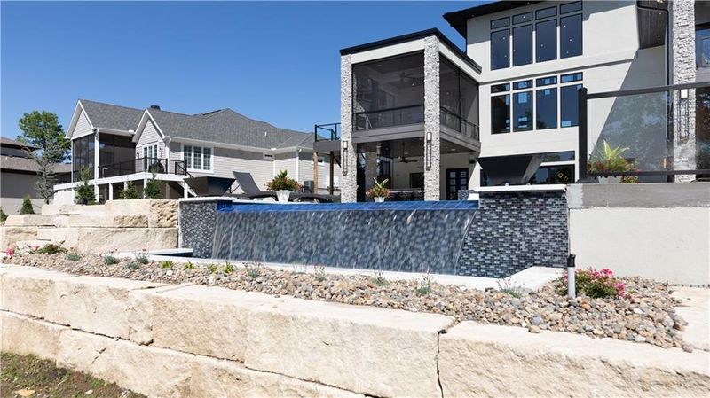 15 Buffalo Ridge Dr, Lake Winnebago, MO 64034