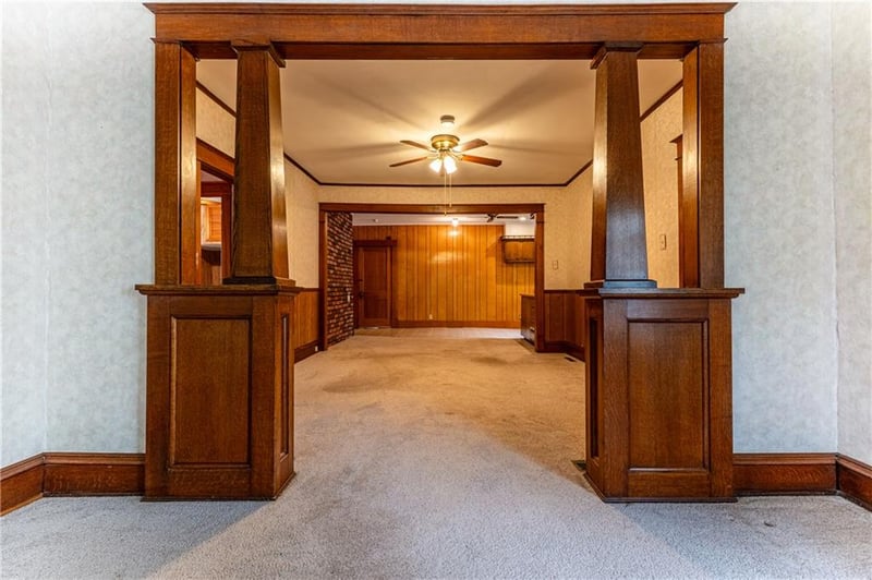 210 E Shawnee St, Paola, KS 66071