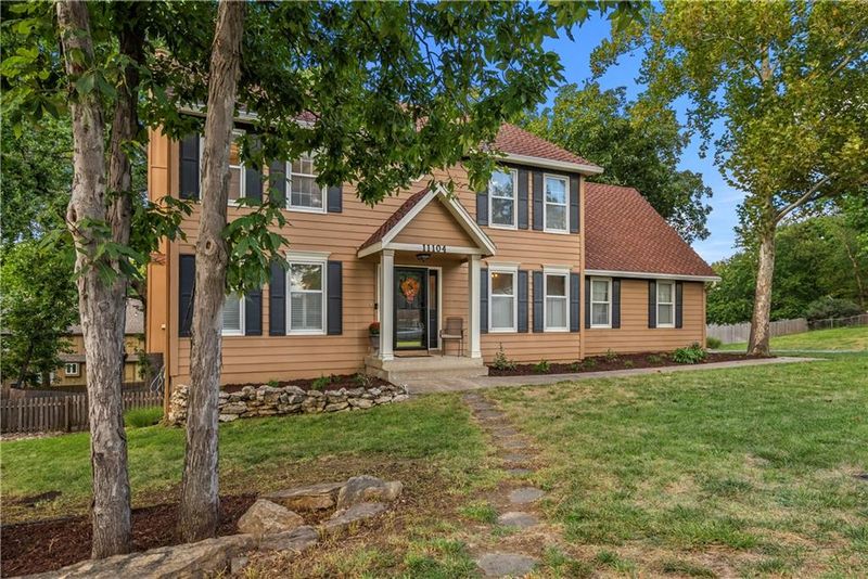 11104 W 109th Ter, Overland Park, KS 66210